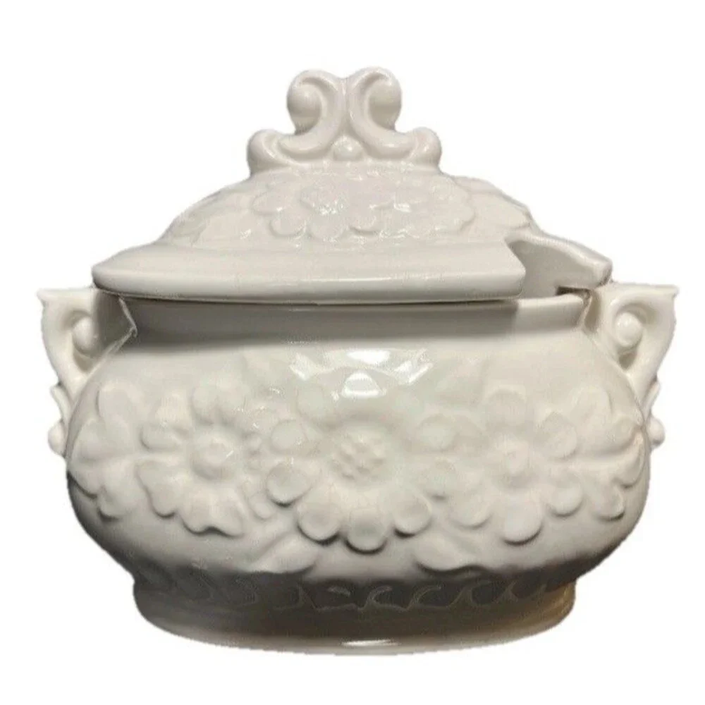 Vintage small Himark White Ceramic Small Daisy Soup gravy Tureen With Lid - Picture 2 of 16